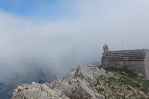 Sierra de Aitzkorri desde Sondeos (1551m)