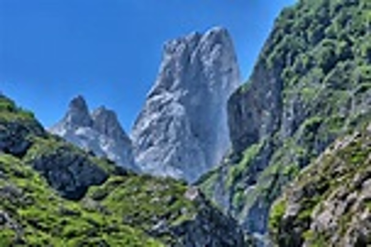 Picos de Europa: Horcados Rojos(2506)-Tesorero(2570)Pico de La Padiorna.(2.319 m.)